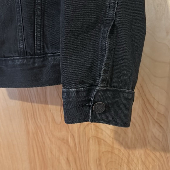 Levi’s Relaxed Fit Trucker Jacket - Picture 3 of 4